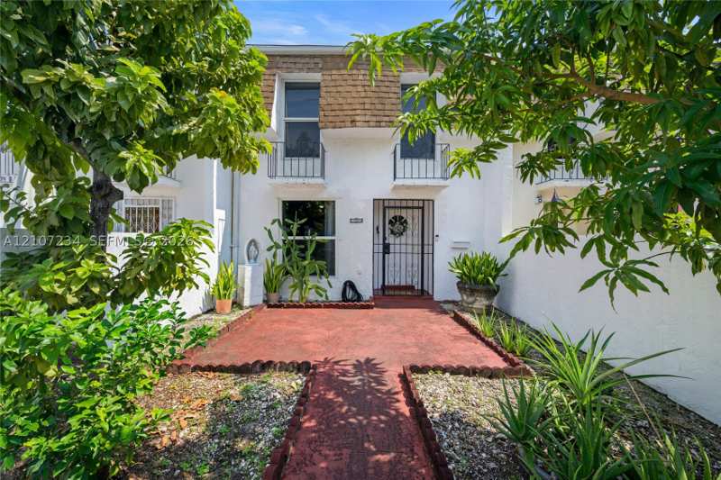 3 bedroom Townhouse at 13507 NE 24th Ct, Adlerama Estates 3rd Addn, North Miami — photo 1
