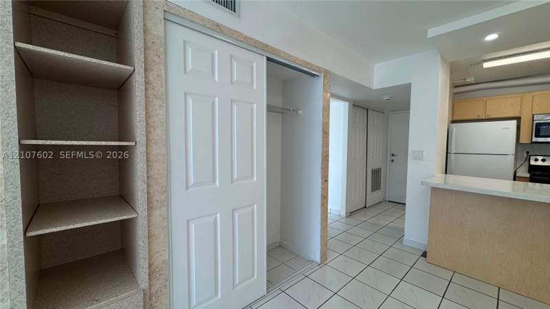 1 bedroom Condominium at 210 172nd St 542, Avila South Condo, Sunny Isles Beach — photo 4