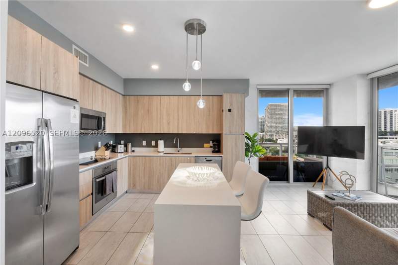 2 bedroom Condominium at 3900 Biscayne Blvd S-702, Quadro Condo, Miami — photo 5