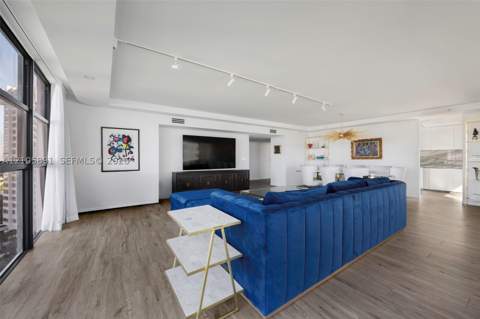 9 Island Ave 1215, Miami Beach FL - photo 12 of 39