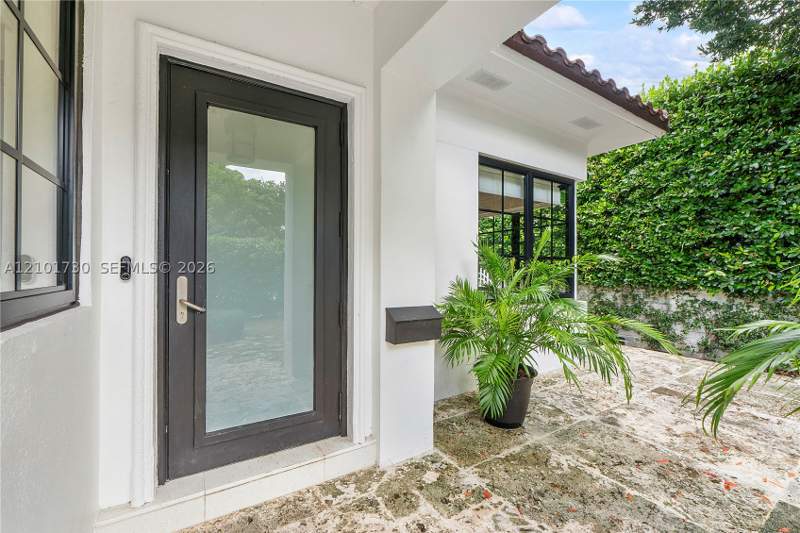 5 bedroom SingleFamilyResidence at 435 W 51st St, Lake View Sub, Miami Beach — photo 3