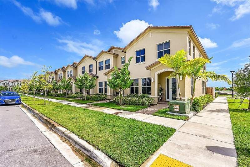 3 bedroom Townhouse at 14832 SW 265th St, Harmony Parc, Homestead — photo 3