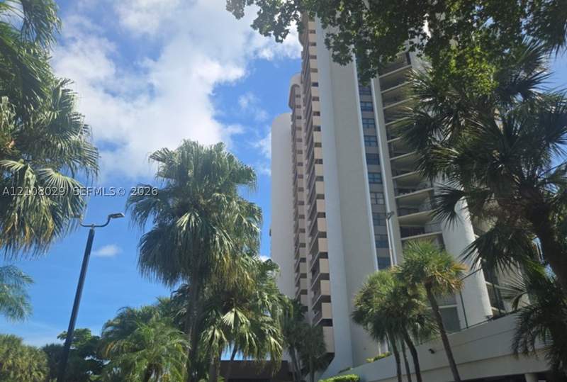 1 bedroom Condominium at 1800 NE 114th St 2207, Cricket Club Condo, Miami — photo 2