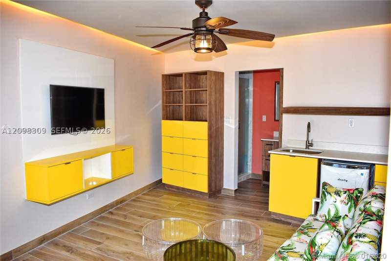 0 bedroom Townhouse at 5055 Collins Ave Cab16, Crystal House Condo, Miami Beach — photo 2