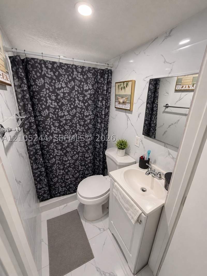 2 bedroom SingleFamilyResidence at 3087 NW 44th St, Roosevelt Pk Addn No 1, Miami — photo 4