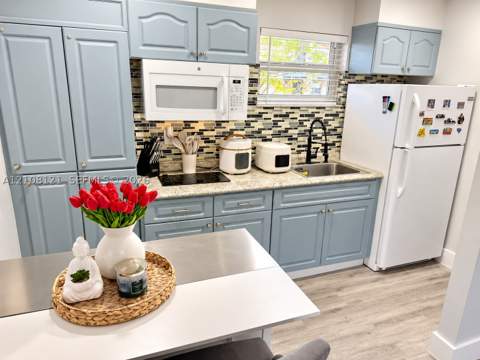 399 NW 72nd Ave 210, Miami FL - photo 8 of 11