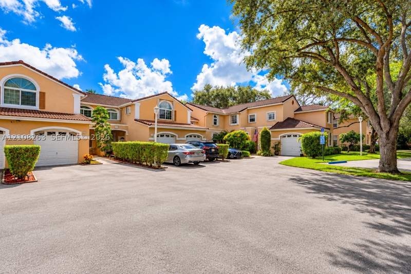 3 bedroom Townhouse at 14817 Balgowan Rd 102-5, Regatta Pointe Condo No S, Miami Lakes — photo 2