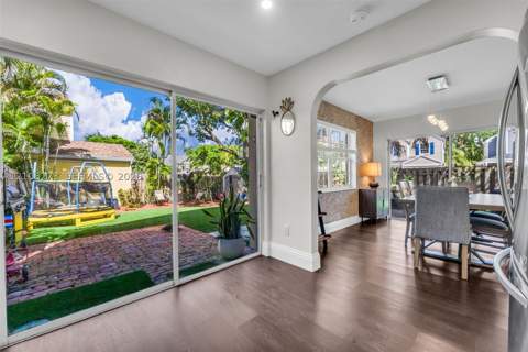 11721 SW 119th Ter, Miami FL - photo 9 of 26