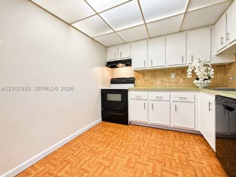 7707 Camino Real B-409, Miami FL - photo 7 of 30
