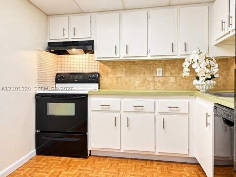 7707 Camino Real B-409, Miami FL - photo 8 of 30