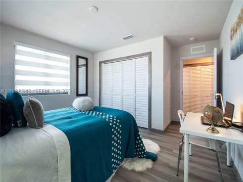 971 NW 12 Street, Florida City FL - photo 10 of 12