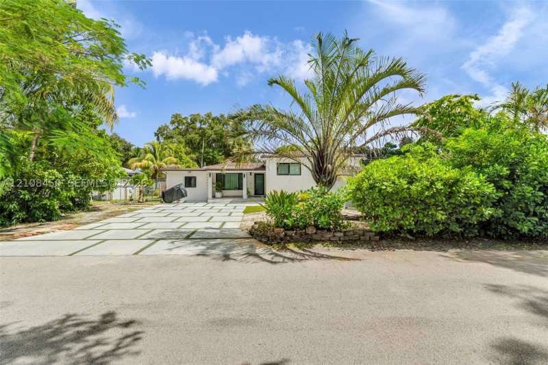4 bedroom SingleFamilyResidence at 15015 NE 7th Ct, Rymer Sub, Miami — photo 1