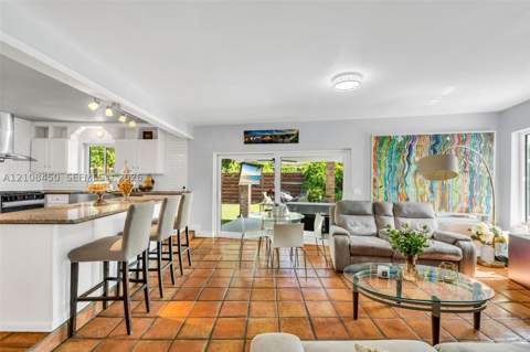 15015 NE 7th Ct, Miami FL - photo 13 of 63