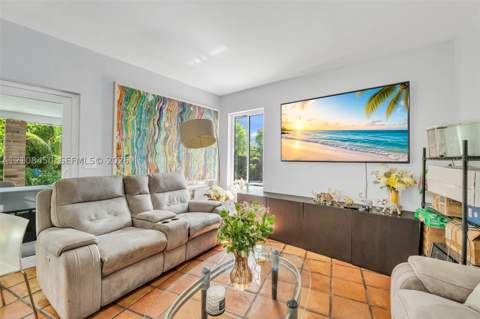 15015 NE 7th Ct, Miami FL - photo 16 of 63