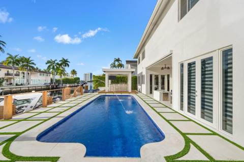 16430 NE 30th Avenue, North Miami Beach FL - photo 13 of 28
