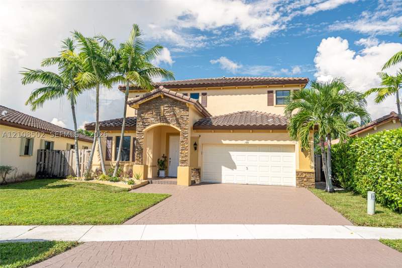 5 bedroom SingleFamilyResidence at 180 NE 26th Ave, Capri At Oasis, Homestead — photo 2
