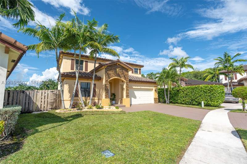 5 bedroom SingleFamilyResidence at 180 NE 26th Ave, Capri At Oasis, Homestead — photo 4