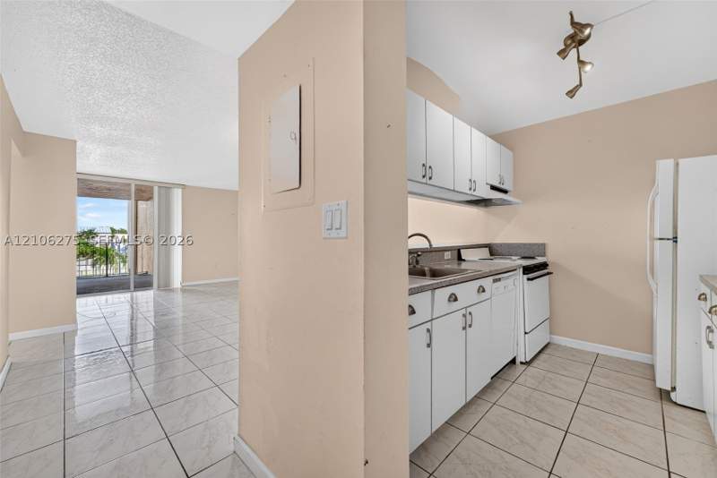 2 bedroom Condominium at 10801 SW 109th Ct D305, The Terraces Condo Ph II, Miami — photo 2