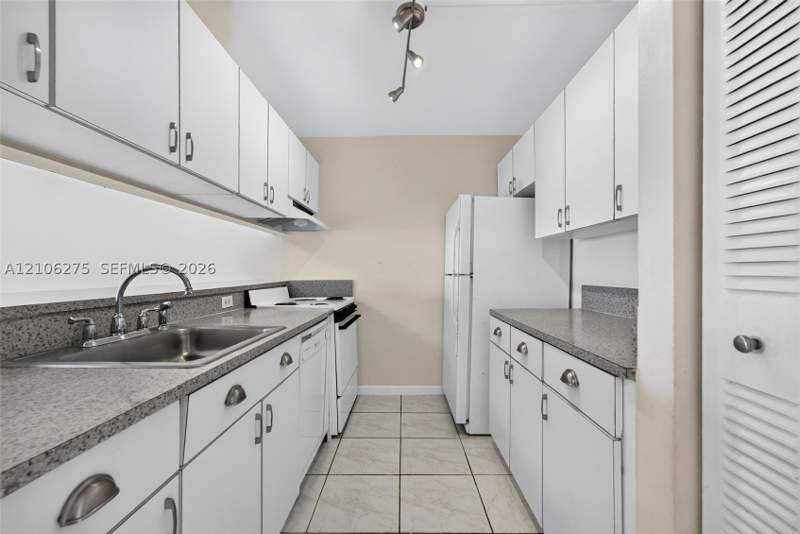 2 bedroom Condominium at 10801 SW 109th Ct D305, The Terraces Condo Ph II, Miami — photo 3