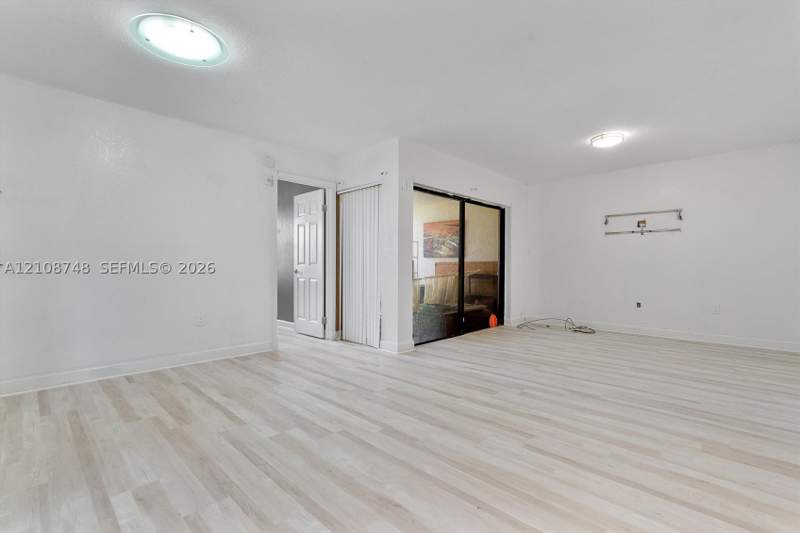 2 bedroom Condominium at 20310 NE 3rd Ct 7, Quatraine Condo IV, Miami — photo 3