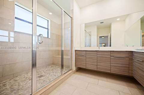 8763 NW 157th Ter, Miami Lakes FL - photo 15 of 38