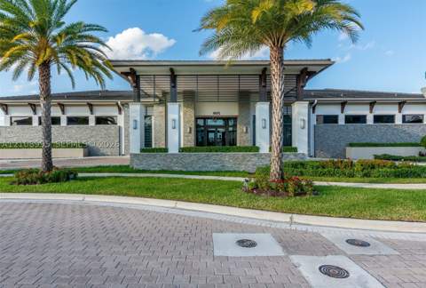 8763 NW 157th Ter, Miami Lakes FL - photo 23 of 38