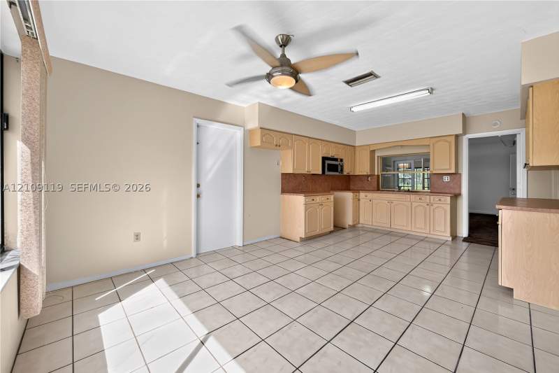 5 bedroom SingleFamilyResidence at 445 NW 202nd Ter, Andover, Miami Gardens — photo 5