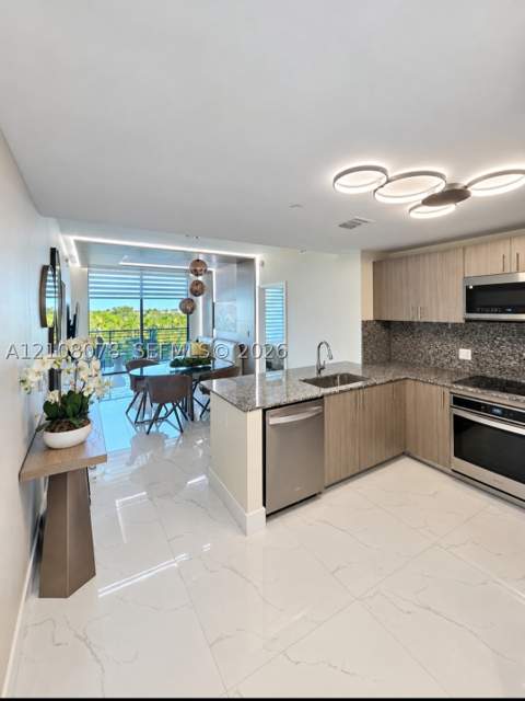 5350 NW 84th Ave 405, Doral FL - photo 11 of 31
