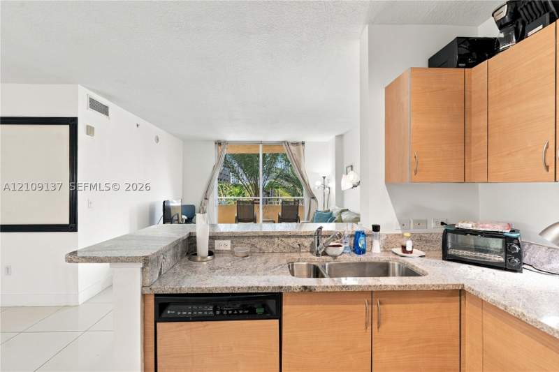 1 bedroom Condominium at 18800 NE 29th Ave 411, Venture At Aventura East, Aventura — photo 4