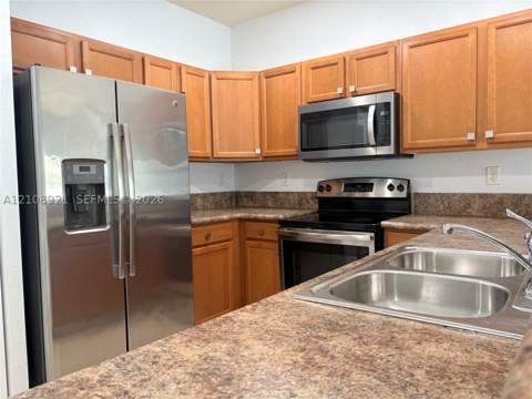 8861 W 35th Ave, Hialeah FL - photo 7 of 34