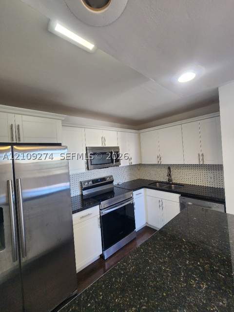2016 Bay Dr 304, Miami Beach FL - photo 6 of 32