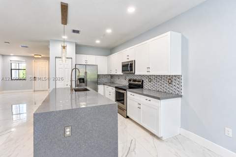 3567 W 110th Ter, Hialeah FL - photo 7 of 27