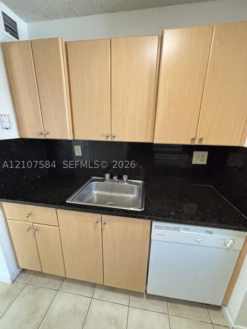 1 bedroom Condominium at 7220 NW 179th St 201, Villa Bellini Condo, Hialeah — photo 3