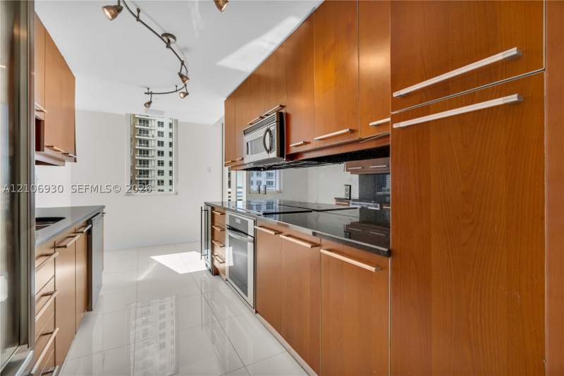 2 bedroom Condominium at 901 Brickell Key Blvd 1103, Carbonell Condo, Miami — photo 5