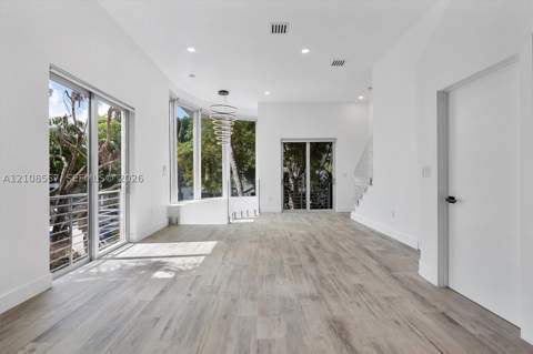 361 Jefferson Ave 1, Miami Beach FL - photo 6 of 30