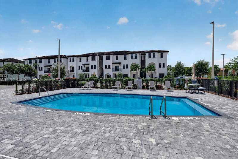 2 bedroom Condominium at 15650 SW 136th St 212, Century Park South, Miami — photo 2