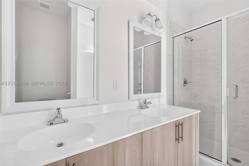 2 bedroom Condominium at 15650 SW 136th St 212, Century Park South, Miami — photo 5