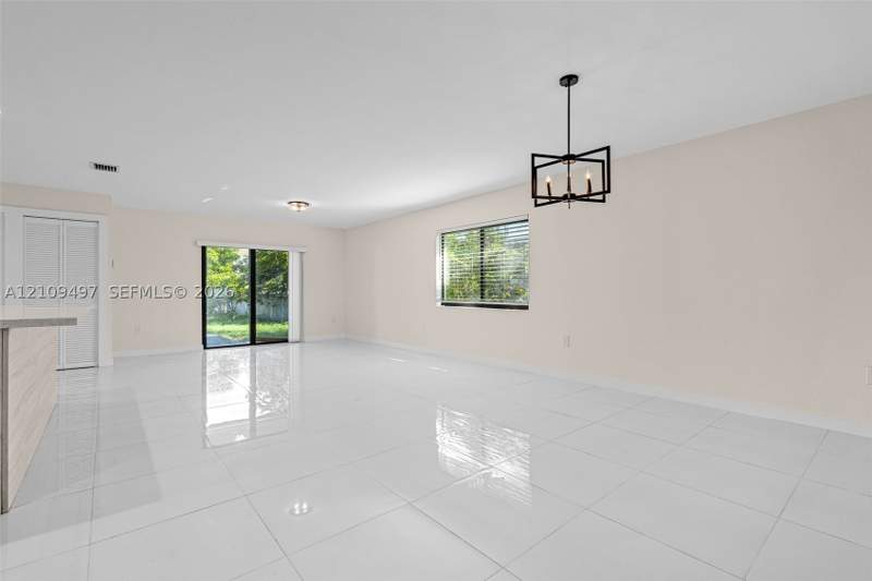 4 bedroom SingleFamilyResidence at 829 SW 5th St, Betty Lu Homesites, Homestead — photo 5
