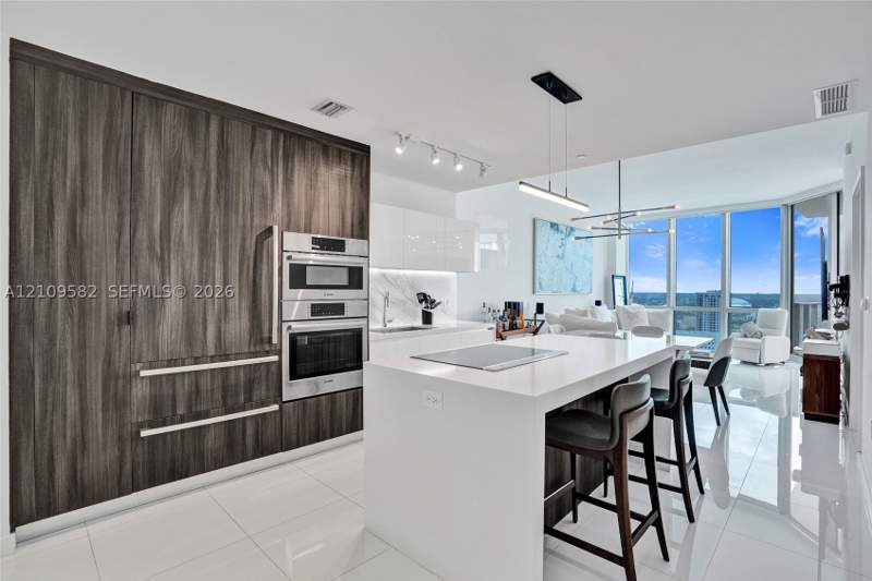 1 bedroom Condominium at 851 NE 1st Ave 3506, Paramount Miami, Miami — photo 4