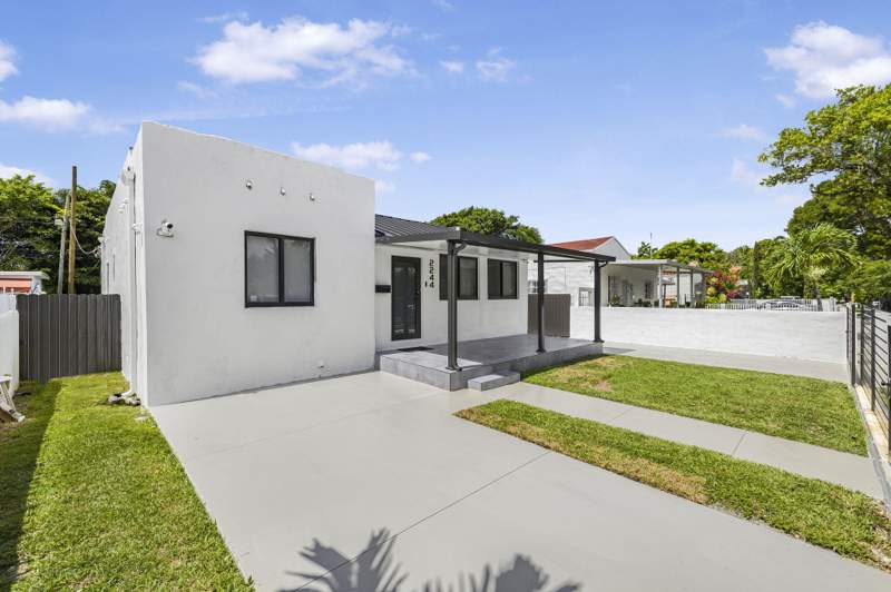 3 bedroom SingleFamilyResidence at 2244 SW 10th Street, Byan Park, Miami — photo 4
