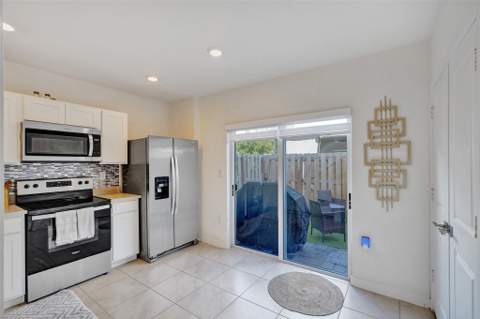 540 NE 4th Terrace, Florida City FL - photo 12 of 55