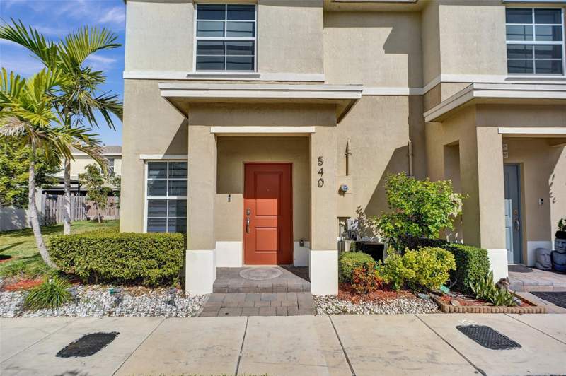 2 bedroom Townhouse at 540 NE 4th Terrace, Fvp Subdivision, Florida City — photo 2