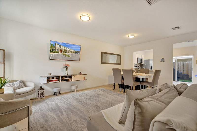 2 bedroom Townhouse at 540 NE 4th Terrace, Fvp Subdivision, Florida City — photo 3