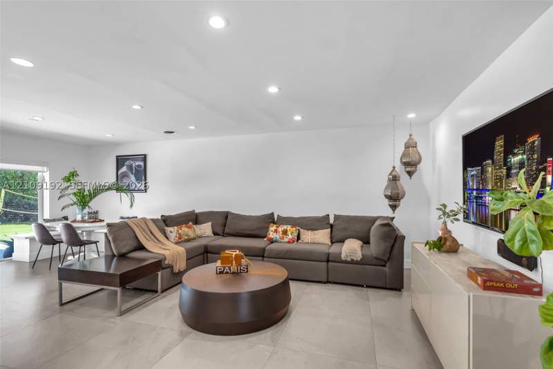 5 bedroom SingleFamilyResidence at 2471 NE 201st St, County Squire Estates Sec, Miami — photo 4