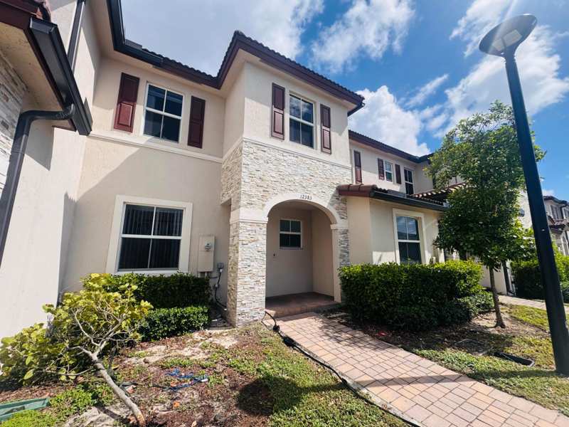 3 bedroom Townhouse at 12383 NW 23rd Court, Golf Park Sec 1, Miami — photo 1