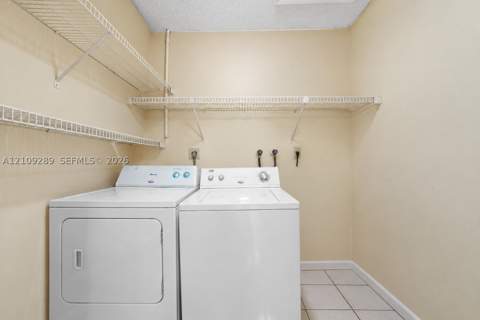 10241 NW 125th St, Hialeah Gardens FL - photo 12 of 43