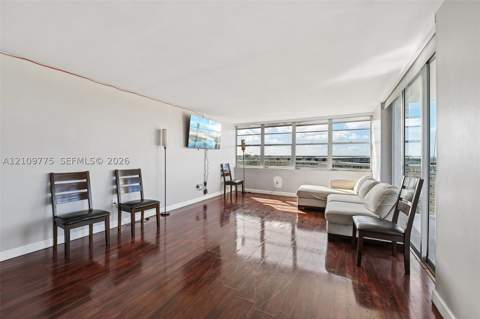 18011 Biscayne Blvd 705, Aventura FL - photo 6 of 35