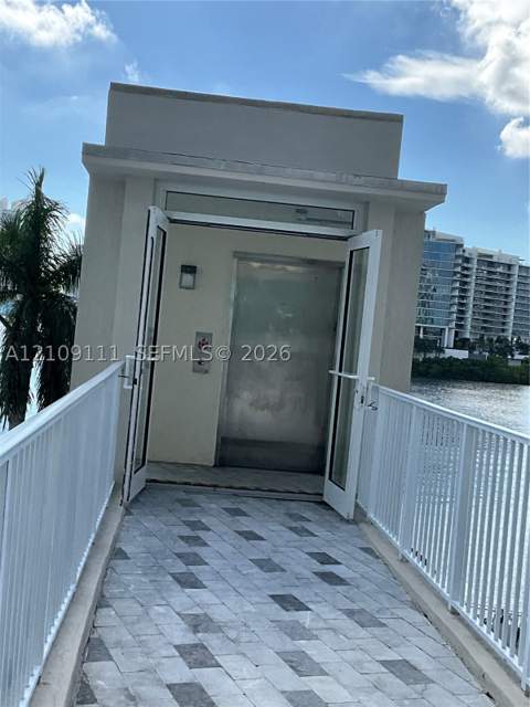 3370 Hidden Bay Dr 801, Aventura FL - photo 21 of 35