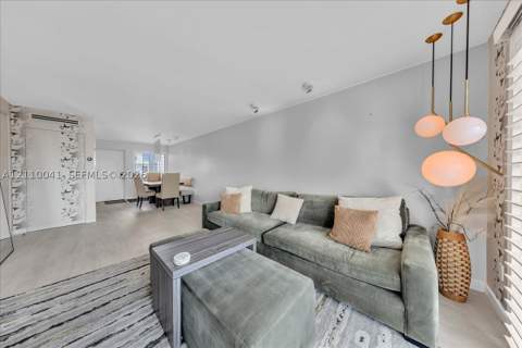 1610 Lenox Ave 516, Miami Beach FL - photo 14 of 28