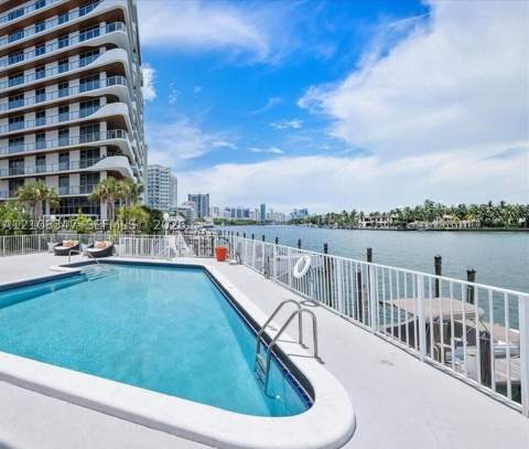 6820 Indian Creek Dr 1C, Miami Beach FL - photo 10 of 25